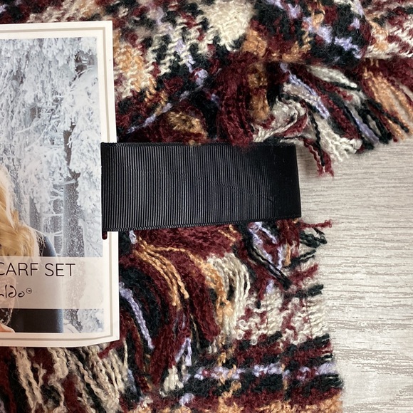 Emanuel Geraldo Thick Winter Scarf NEW NWT - Picture 3 of 5